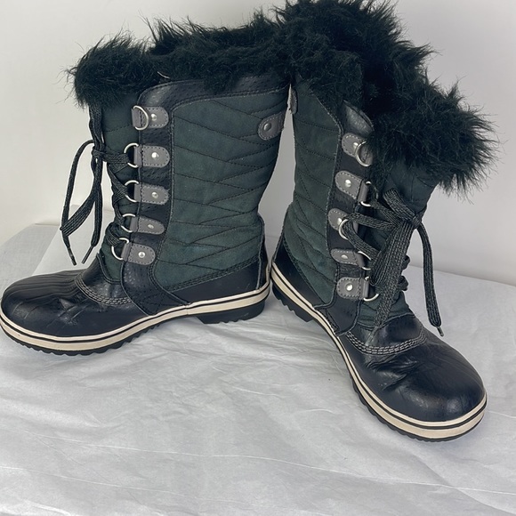 Sorel boots - Picture 8 of 10